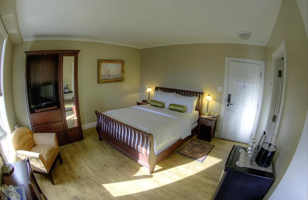 Lunenburg Arms Hotel-1